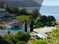 Luksusowy hotel z basenem i widokiem na morze. Zastanawiasz się, ile kosztuje wynajem mieszkania na Cyprze?