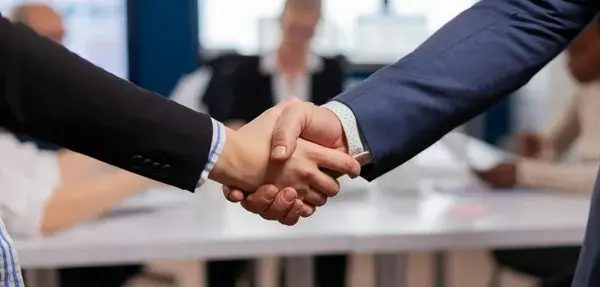 Jak negocjować cenę mieszkania z deweloperem? Poradnik 2026